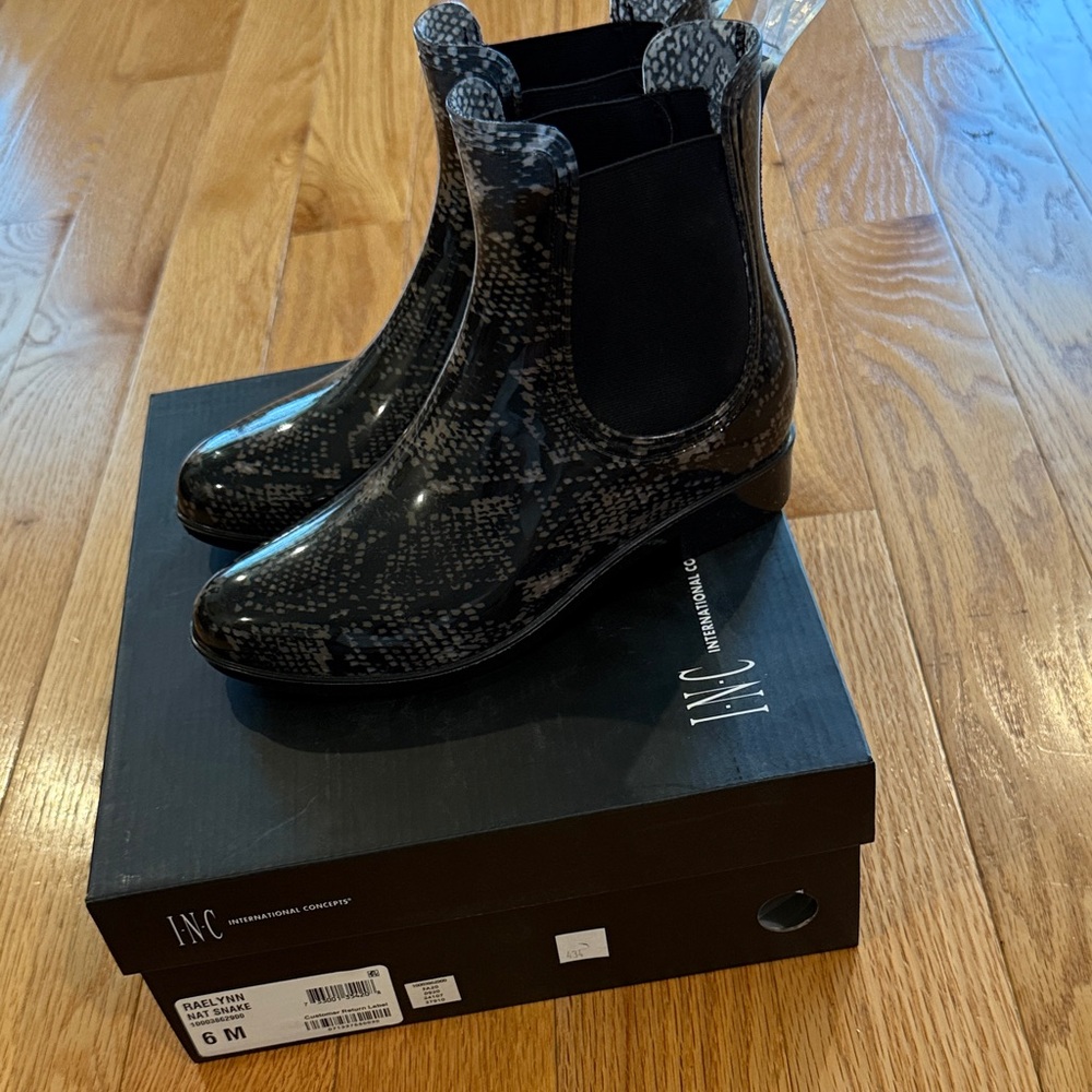INC International Concepts Women's Black and Gray Snake Print Boots